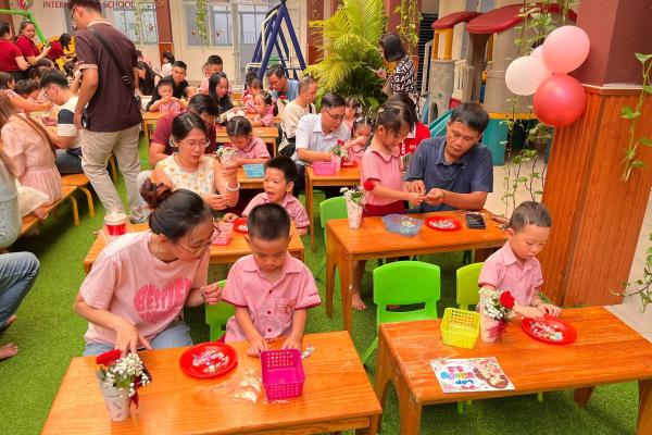 LỄ HỘI 20/10 – ĐÔI BÀN TAY NHỎ, GỬI NGÀN YÊU THƯƠNG