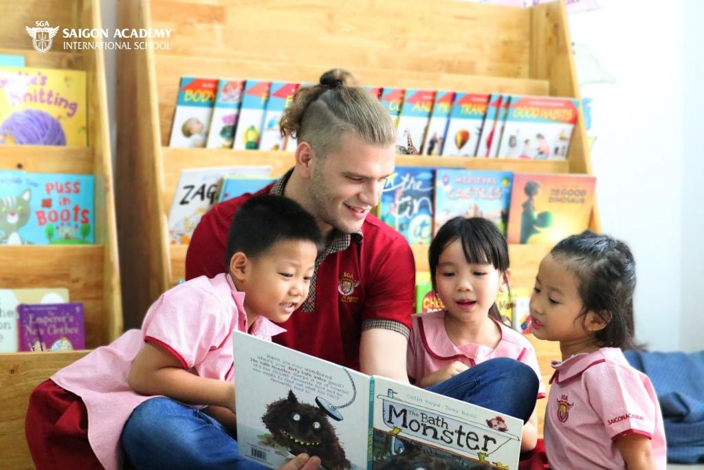 Tại Hệ thống Trường mầm non Quốc tế Saigon Academy, trẻ được học theo chương trình đặc biệt giúp con phát triển tối đa vùng ngôn ngữ